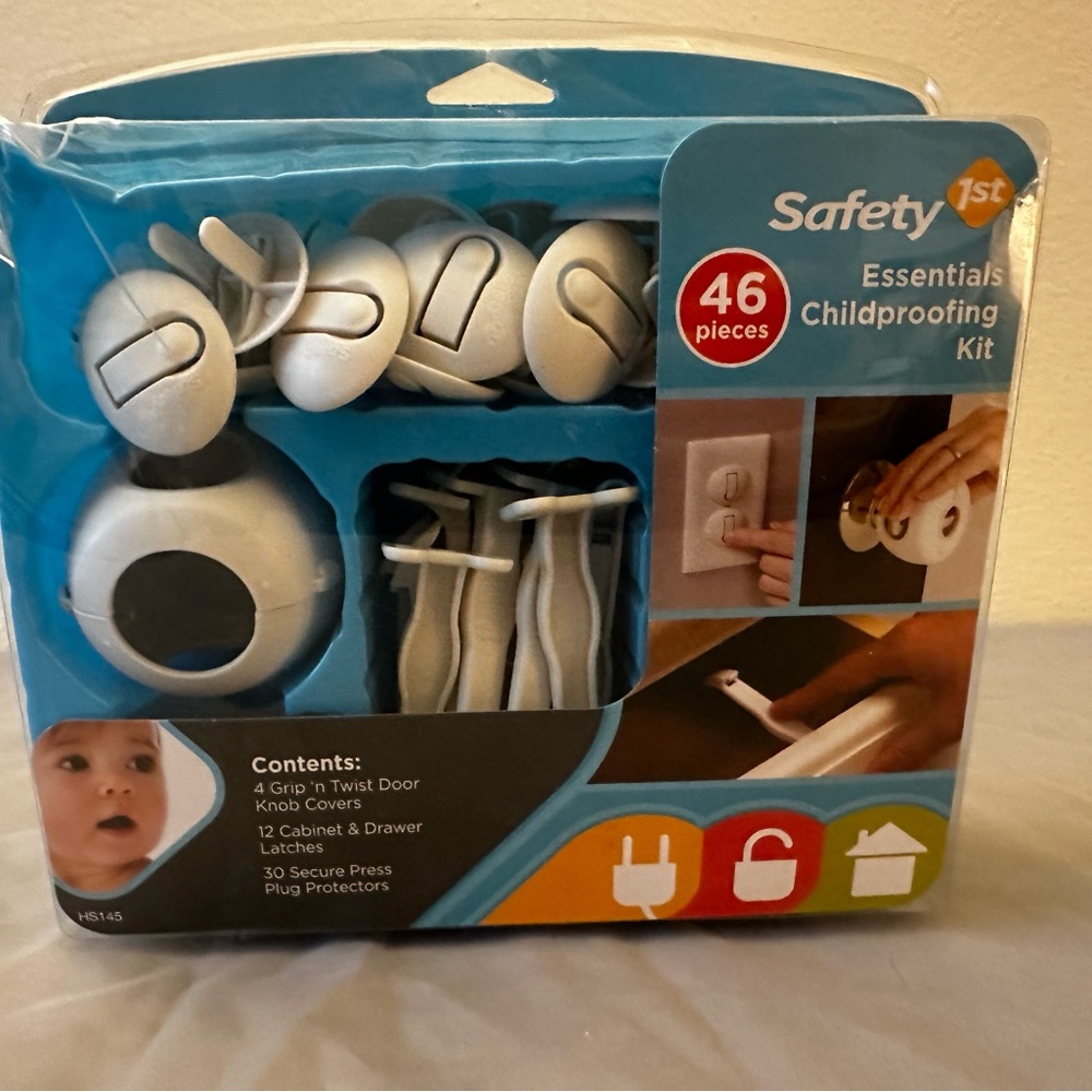Safety 1st Essentials Childproofing Kit 46 Piece -HS145  New